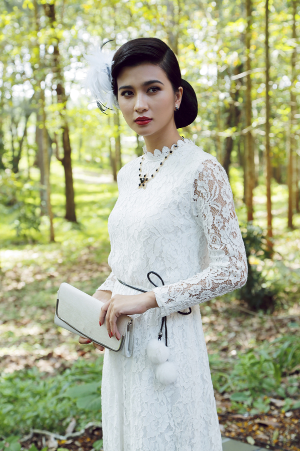 Kim Tuyến xinh đẹp trong tạo hình đệ nhất kỹ nữ Sài Gòn xưa